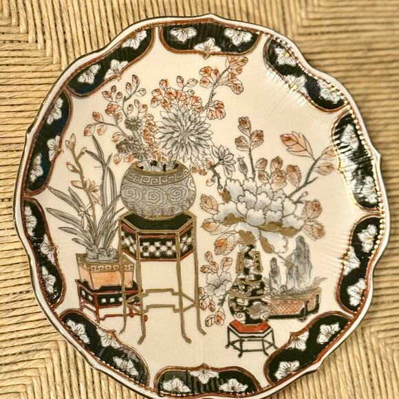 Vintage TOYO Macau Decorative Plate – Imari Style Floral & Vase Scene - Picture 2 of 4
